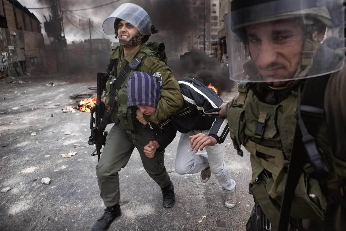 "الإعلام": 27 ألف طفل بين شهيد وجريح ومعتقل منذ انتفاضة القدس
